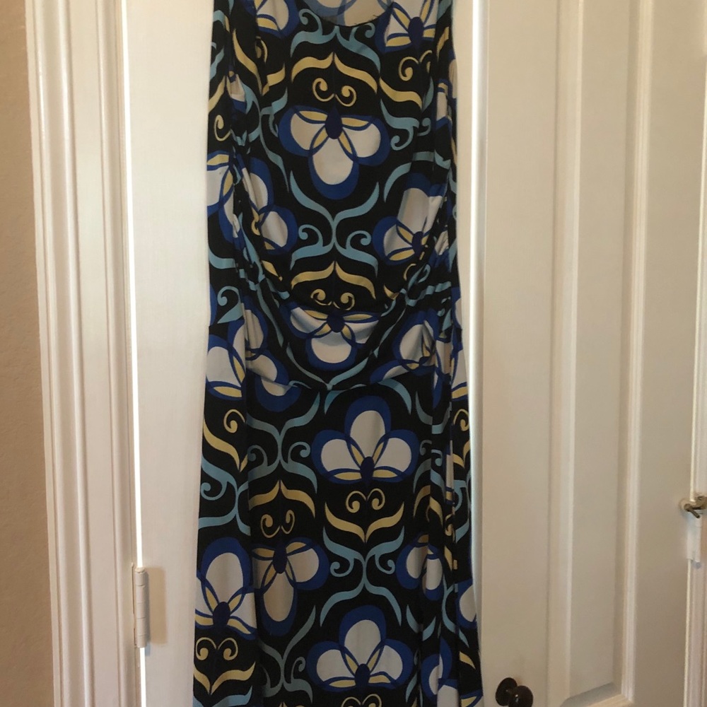 Sleeveless dress